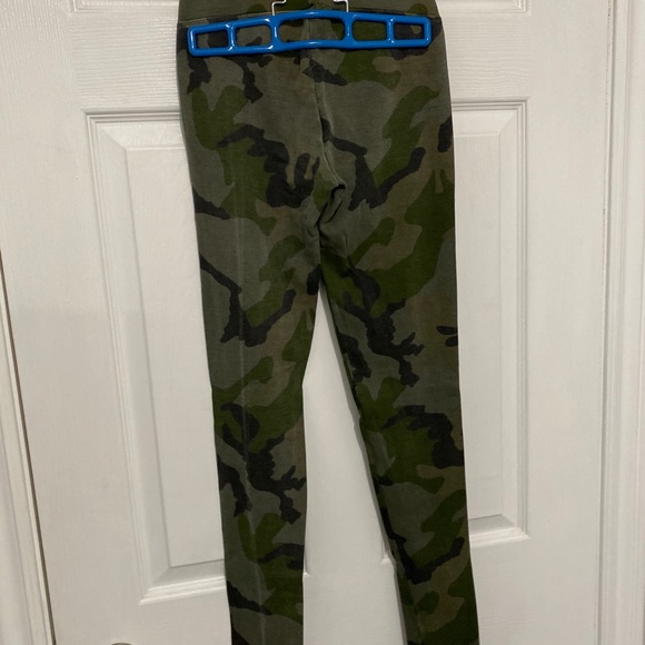 Brandy Melville army Leggings - Picture 3 of 5